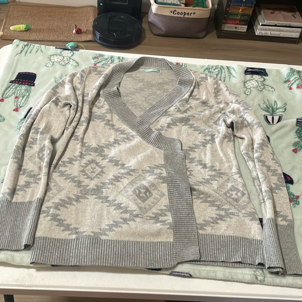 Cute Aztec print cardigan